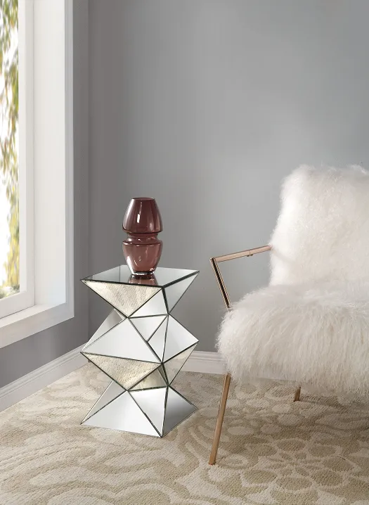 Nyoka Mirrored Pedestal Stand